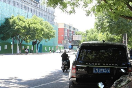 南橫西街 - 位于北京市西城區牛街地區的東南側